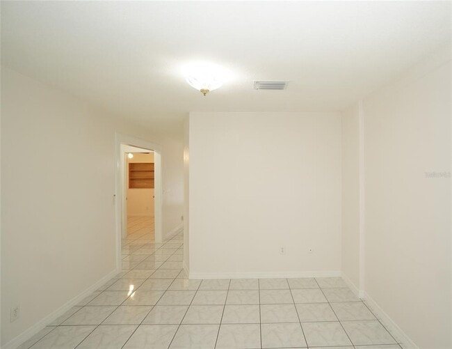 Building Photo - 3106 W La Salle St
