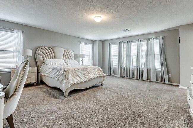 Building Photo - 2939 Lazarina Ln