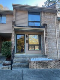 Building Photo - Community Townhome