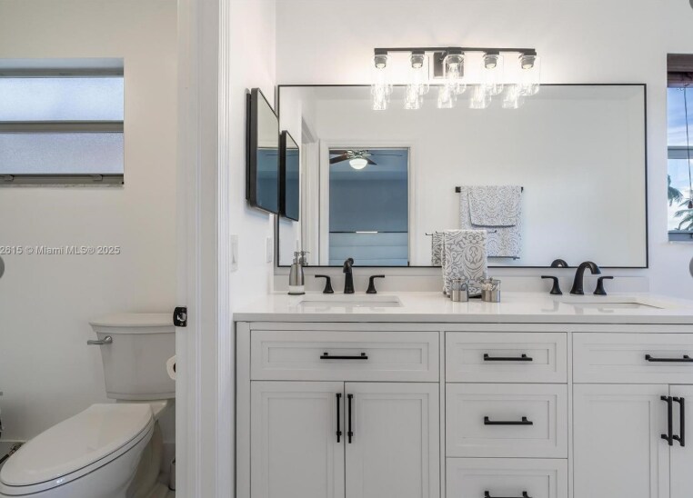 Building Photo - 15025 SW 141st Ter