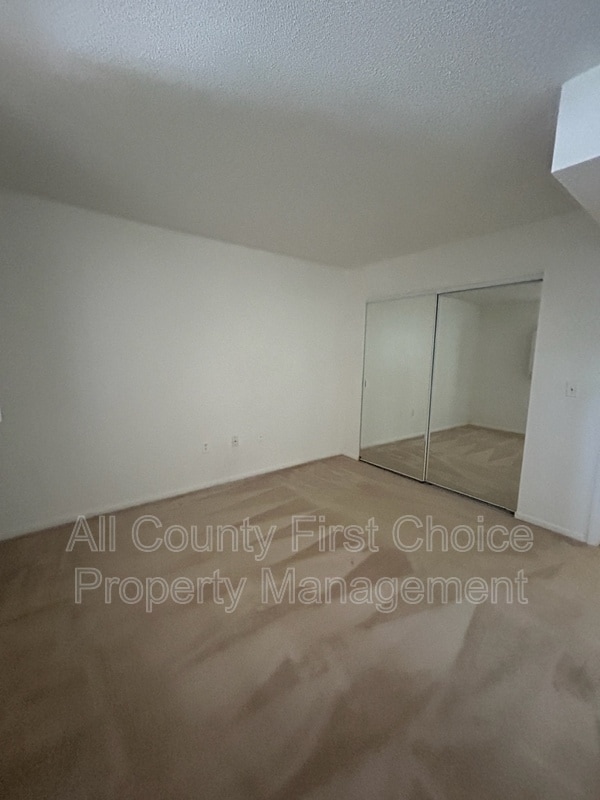 Building Photo - 10540 77th Terrace