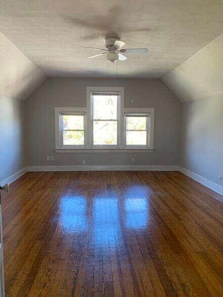 Building Photo - 287 McCormick Pl