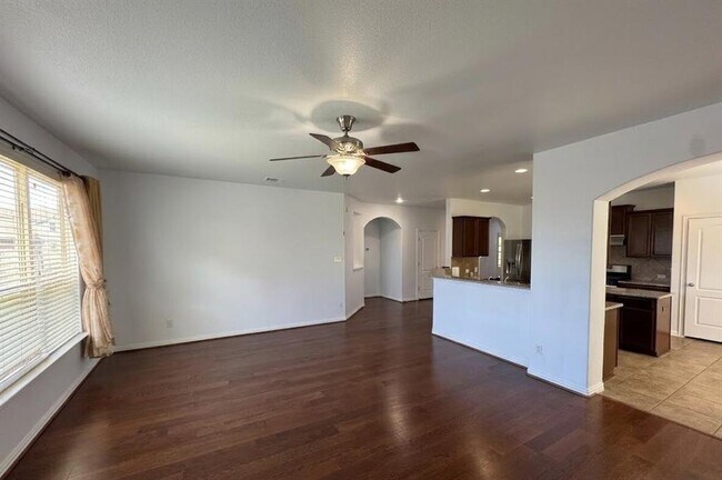 Building Photo - 123 Honey Grove