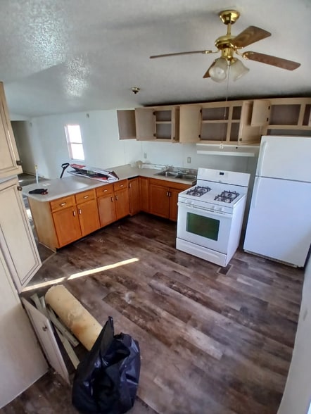 Primary Photo - 905 W 37th Ave