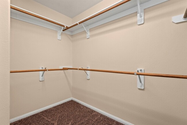 Building Photo - 19 E Twinvale Loop