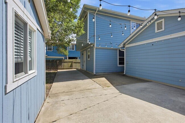 Building Photo - 13132 Briarcreek Loop