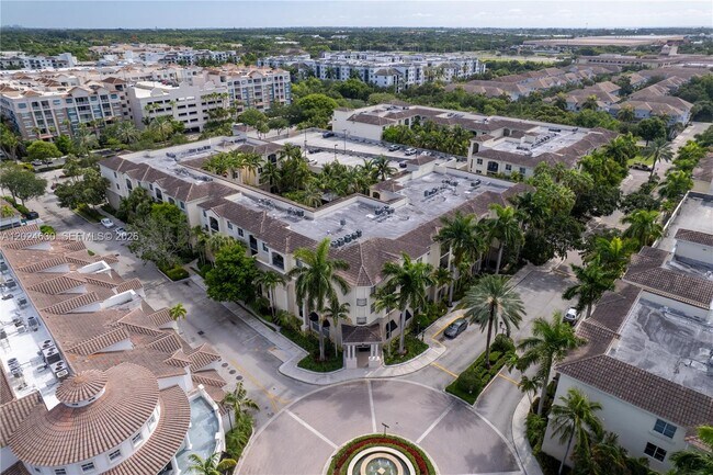 Building Photo - 2 Renaissance Way