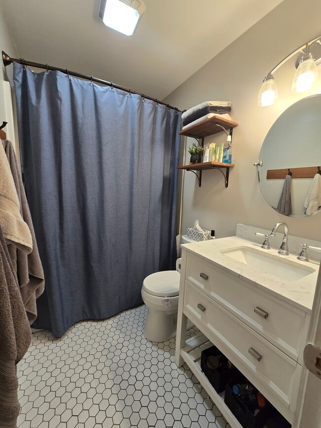 Building Photo - 409 N Fulton St