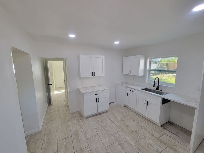 Building Photo - A Hidden Gem Offering Privacy and Convenience