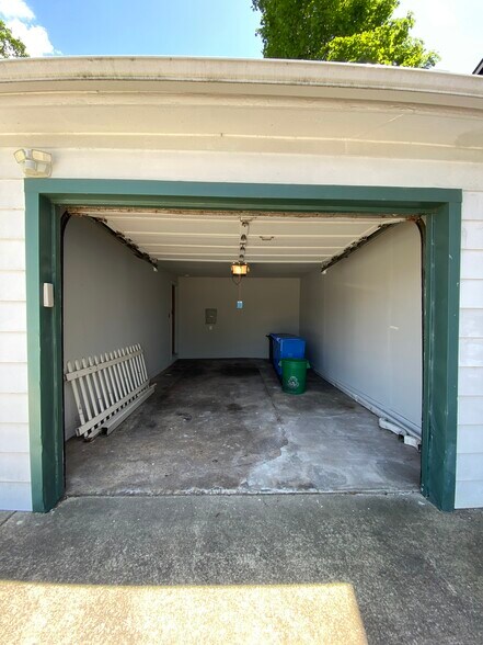 Building Photo - 208 Gateway Blvd