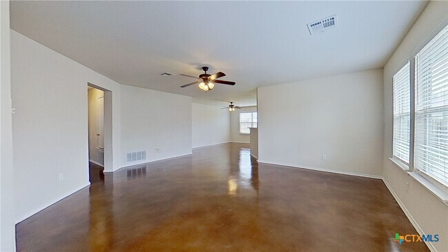 Building Photo - 126 Sylvan St
