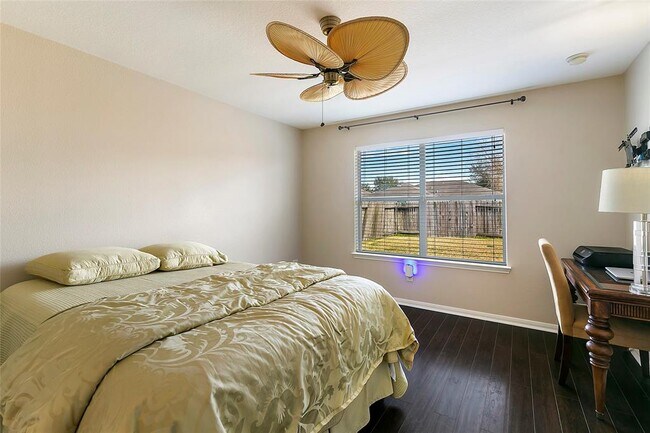 Building Photo - 7123 Sunrise Hill Ln