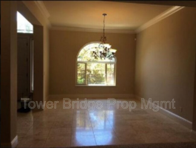 Building Photo - 3766 Mira Loma Dr