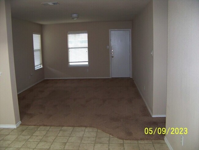 Building Photo - Excellent 3 bedroom 2 bath home in Hutto