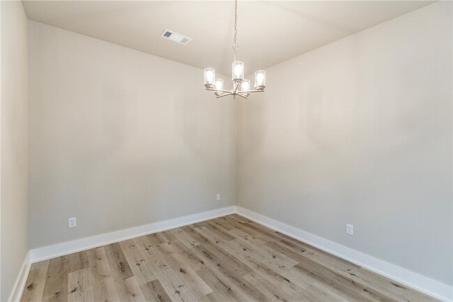Building Photo - 2105 Chanae St