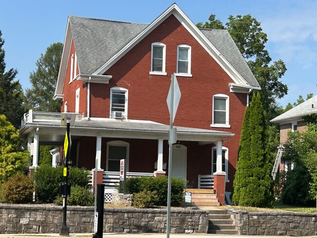 Building Photo - 426 S Atherton St