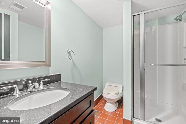 Building Photo - 6045 Edgewood Terrace