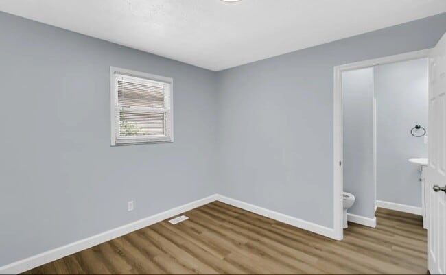 Building Photo - 3106 N Harding St