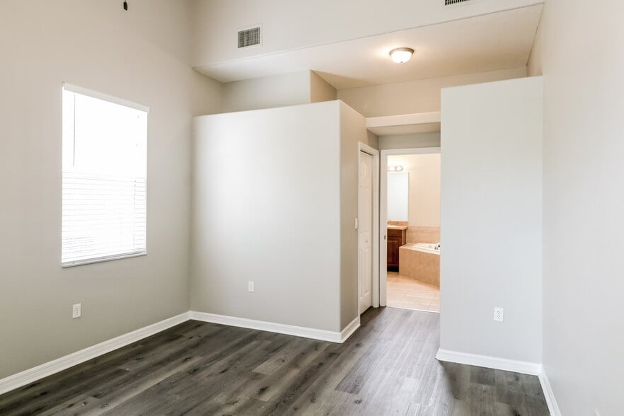 Building Photo - 5514 Foxtail Ct