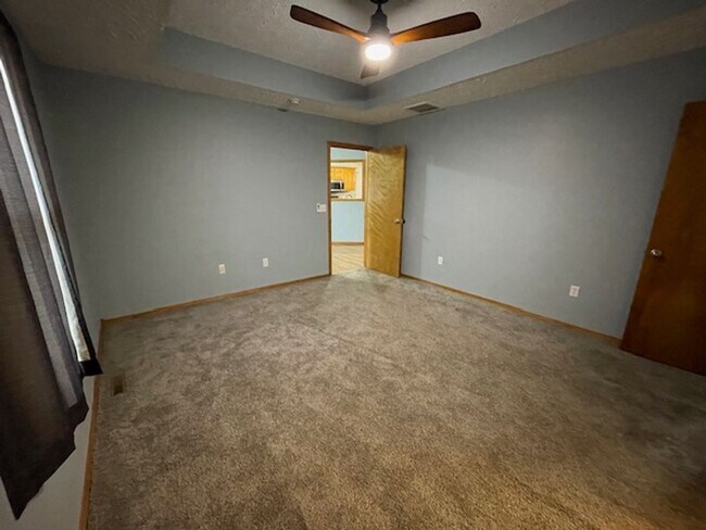 Building Photo - This All Brick home is Located in Orchard Crest West!