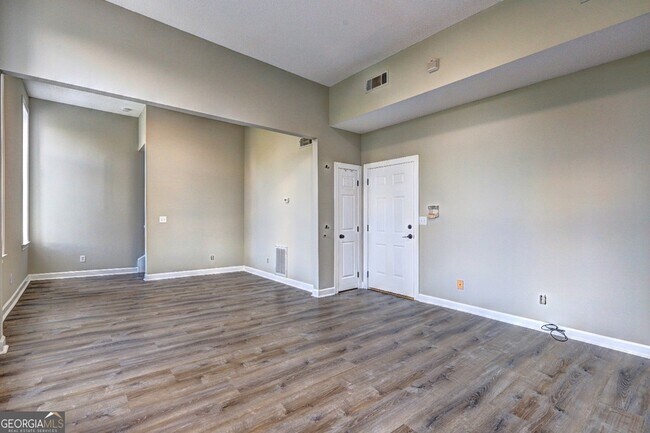 Building Photo - 123 S Broad St