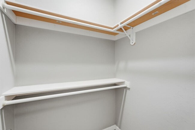 Building Photo - Bright, Fresh & Pet-Friendly — 3BR Retreat Minutes from U of A