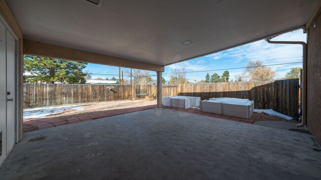 Building Photo - Charming Rancher in Highland Park