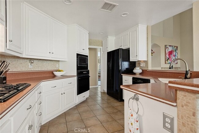 Building Photo - 1521 Fairway Oaks Ave