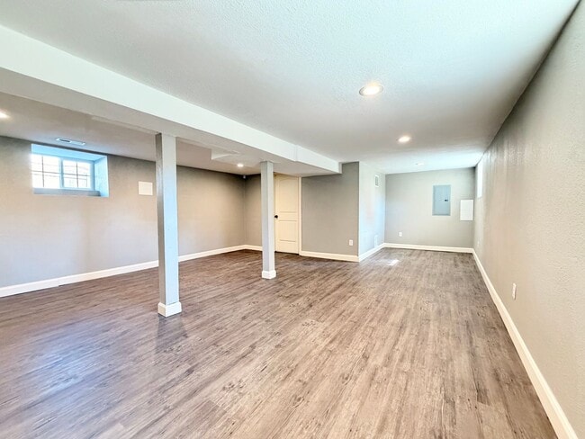 Building Photo - Lovingly Updated Home with Separate Garage, Outdoor Cat Enclosure, Finished Basement, Large Yard,...