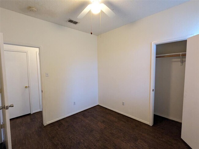 Building Photo - 6367 Stonewater Bend Trail