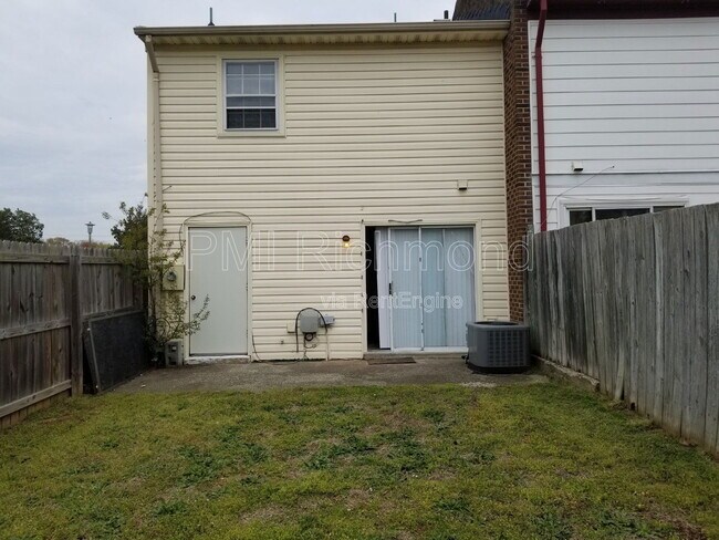 Building Photo - 4615 Chiswell Dr