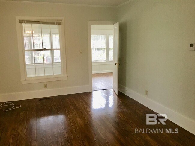 Building Photo - 416 S Section St