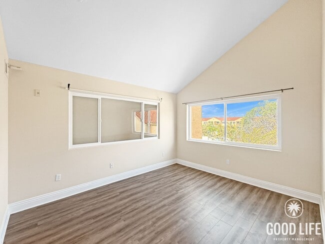 Building Photo - Beautiful 2B/2BA Condo in UTC!