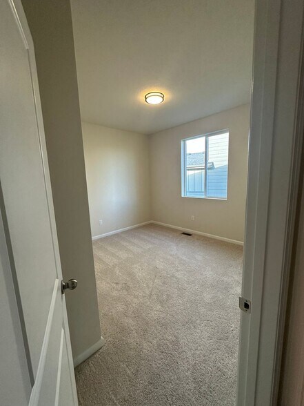Building Photo - 274 Marlowe Dr