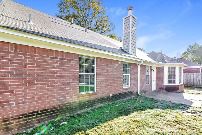 Building Photo - 7179 Raleigh Lagrange Rd