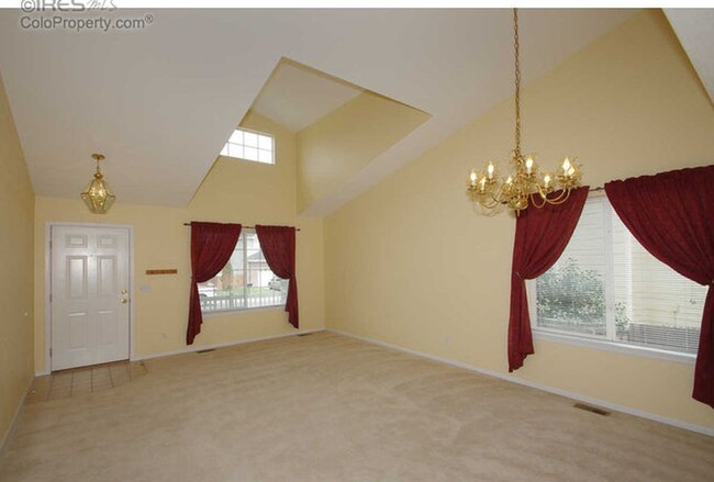 Building Photo - Stunning Home - Lots of Space - Beautiful ...