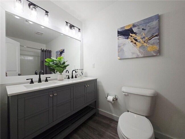 Building Photo - 2529 Piering Dr
