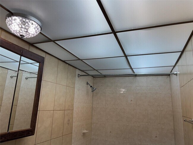 Building Photo - 10090 NW 80th Ct