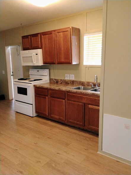 Primary Photo - 5510 Lavey Ln