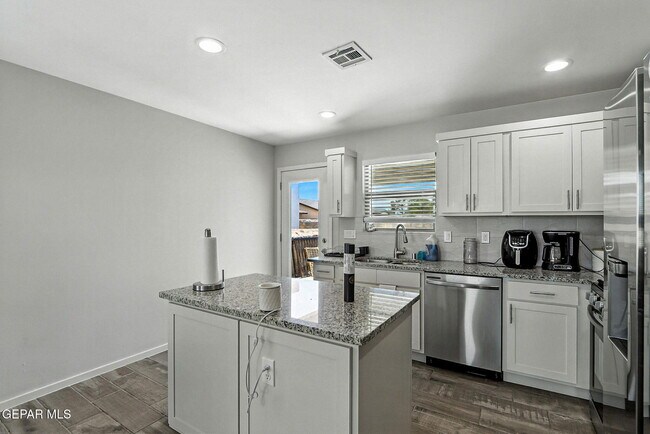 Building Photo - 837 Paseo Drusy Pl