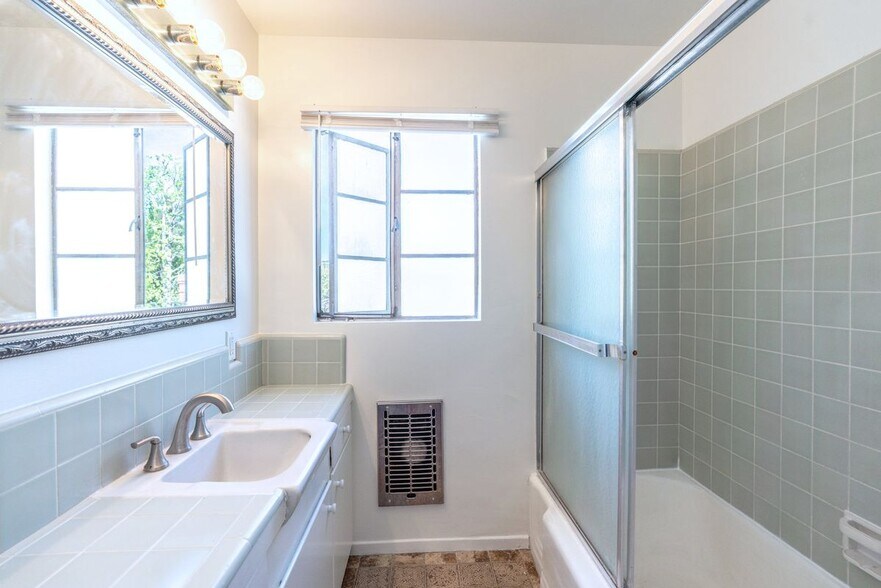 Building Photo - 1801 Fair Oaks Ave