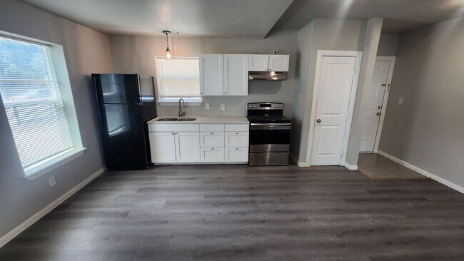 Building Photo - PALO ALTO HEIGHTS- 3bedroom 2 bath Home
