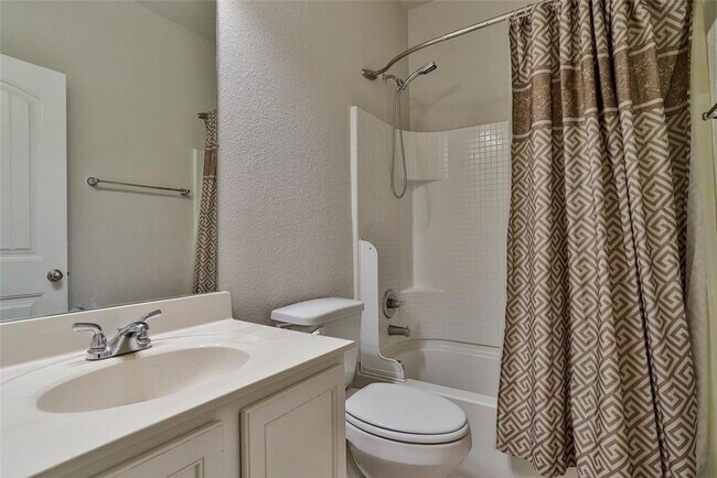 Building Photo - COMING SOON, DARLING HOME IN DENTON!