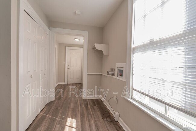 Building Photo - 209 Telfair St