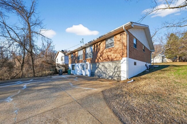 Building Photo - 8908 Scottdale Ave