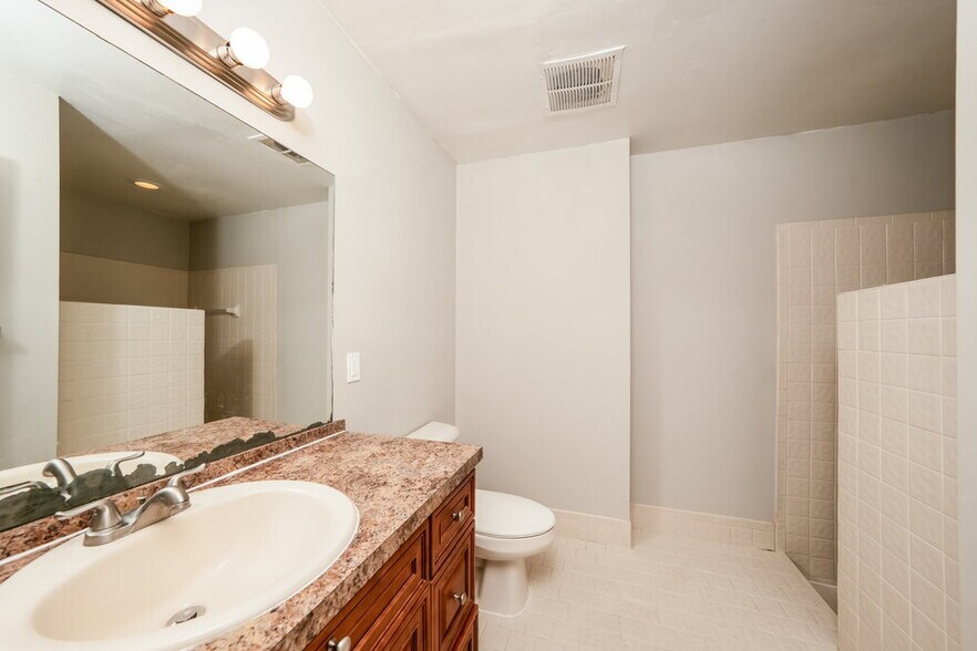 Building Photo - 80 Baytree Cir
