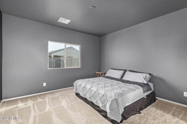 Building Photo - 43721 W Acacia Ave