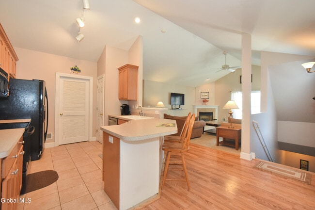 Building Photo - 328 Ballston Ave