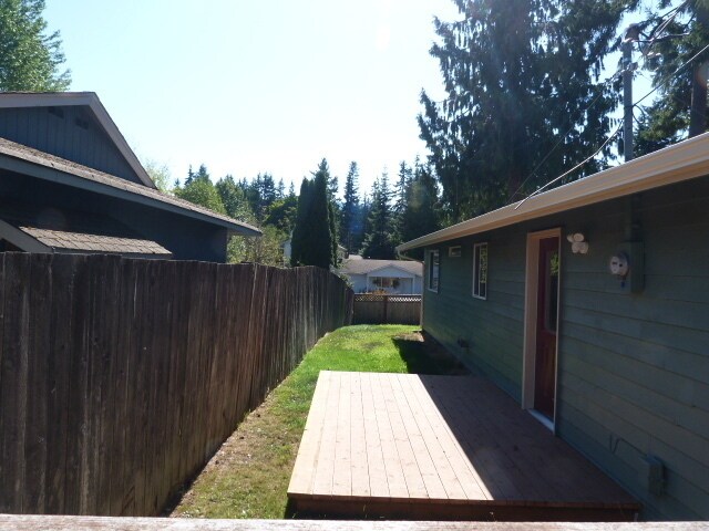 Building Photo - APPLICATION PENDING - Updated Rambler
