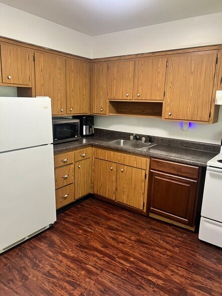 Building Photo - 21 Pavilion Rd